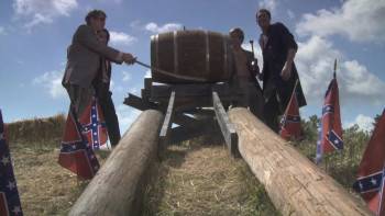 Screenshot 3 from 2001 Maniacs: Field of Screams (Full Movie)