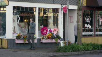 Screenshot 1 from A Bridesmaid in Love (Full Movie)