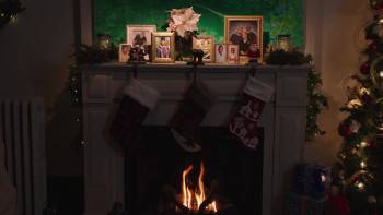 Screenshot 3 from A Christmas Serenade (Full Movie)