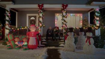 Screenshot 2 from A Godwink Christmas: Miracle of Love (Full Movie)