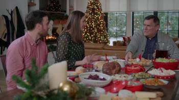Screenshot 3 from A Godwink Christmas: Miracle of Love (Full Movie)