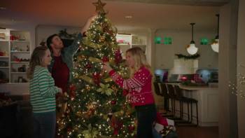 Screenshot 3 from A Kindhearted Christmas (Full Movie)