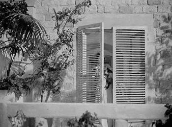 Screenshot 1 from A Man About the House (Full Movie)