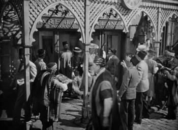 Screenshot 3 from A Night in Casablanca (Full Movie)