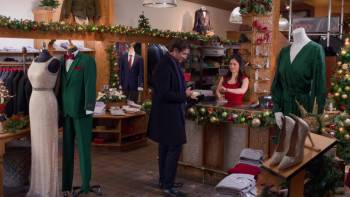 Screenshot 1 from A Royal Date for Christmas (Full Movie)