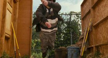 Screenshot 2 from Ace Ventura: Pet Detective Jr. (Full Movie)