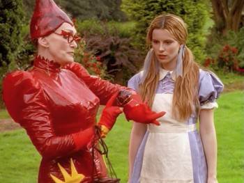 Screenshot 2 from Alice Through the Looking Glass (Full Movie)