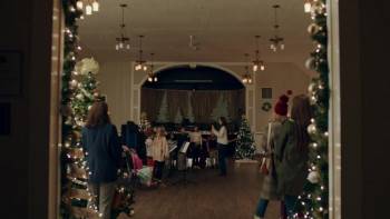 Screenshot 2 from All I Need for Christmas (Full Movie)