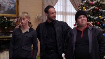 Screenshot 2 from Alone for Christmas (Full Movie)
