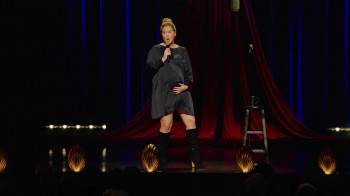 Screenshot 2 from Amy Schumer: Growing (Full Movie)