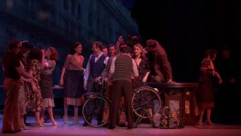 Screenshot 2 from An American in Paris - The Musical (Full Movie)