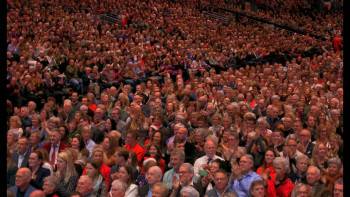 Screenshot 1 from André Rieu's 2024 Christmas Concert: Gold and Silver (Full Movie)