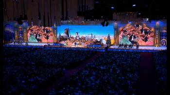 Screenshot 3 from André Rieu's 2024 Christmas Concert: Gold and Silver (Full Movie)