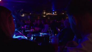 Screenshot 2 from Angela Barnes: Hot Mess (Full Movie)