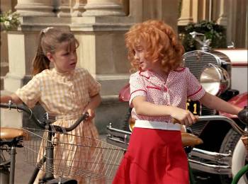 Screenshot 2 from Annie: A Royal Adventure! (Full Movie)