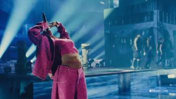 Screenshot 2 from Apple Music Live: SZA (Full Movie)