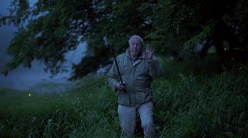 Screenshot 3 from Attenborough's Life That Glows (Full Movie)