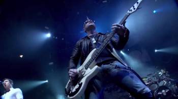 Screenshot 2 from Avenged Sevenfold: Live in the L.B.C. & Diamonds in the Rough (Full Movie)