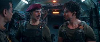 Screenshot 3 from Bade Miyan Chote Miyan (Full Movie)