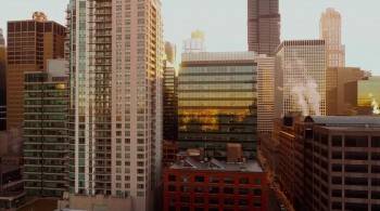 Screenshot 1 from Barbershop: The Next Cut (Full Movie)