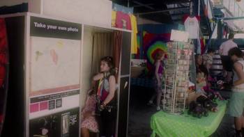 Screenshot 2 from Beaches (Full Movie)