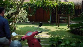Screenshot 2 from Beauty and the Billionaire: Bali (Full Movie)