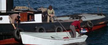 Screenshot 1 from Beyond the Poseidon Adventure (Full Movie)