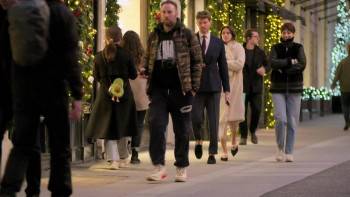 Screenshot 1 from Billion Pound Bond Street (Full Movie)