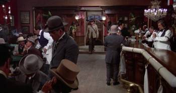 Screenshot 2 from Botas Duras, Medias De Seda (Full Movie)