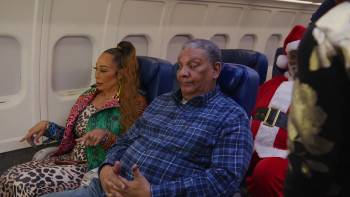 Screenshot 2 from Christmas in the Friendly Skies (Full Movie)