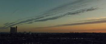 Screenshot 3 from City of Tiny Lights (Full Movie)