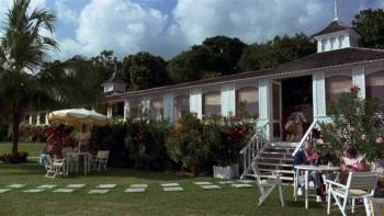 Screenshot 2 from Club Paradise (Full Movie)