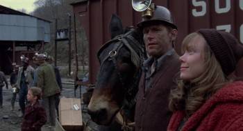 Screenshot 1 from Coal Miner's Daughter (Full Movie)