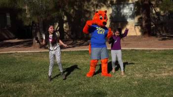 Screenshot 2 from Cool Cat vs Dirty Dog: The Virus Wars (Full Movie)