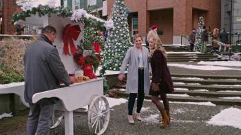 Screenshot 2 from Creating Christmas (Full Movie)