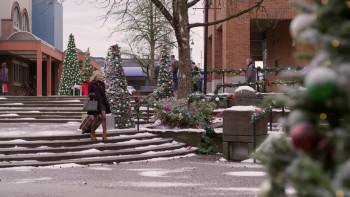 Screenshot 3 from Creating Christmas (Full Movie)