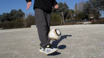 Screenshot 3 from Cristiano Ronaldo: World at His Feet (Full Movie)