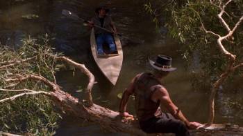 Screenshot 3 from Crocodile Dundee in Los Angeles (Full Movie)