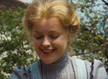 Screenshot 2 from Cutting it Short (Full Movie)
