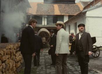 Screenshot 3 from Cutting it Short (Full Movie)
