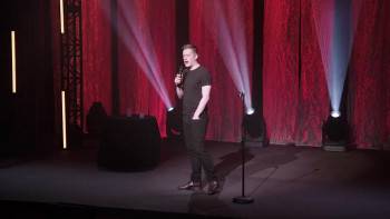 Screenshot 2 from Daniel Sloss: SOCIO (Full Movie)