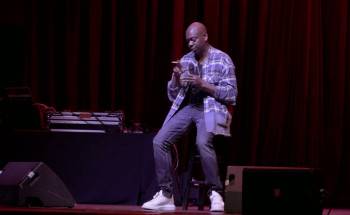 Screenshot 2 from Dave Chappelle Unforgiven (Full Movie)