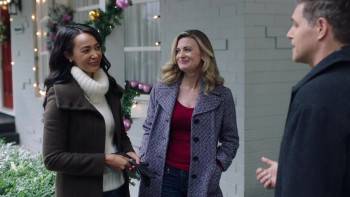 Screenshot 3 from Deck the Halls on Cherry Lane (Full Movie)