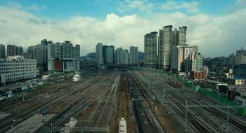 Screenshot 1 from Derailed (Full Movie)