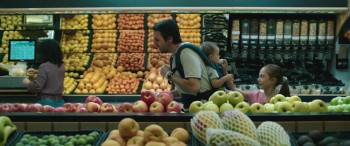 Screenshot 2 from Descarrilados (Full Movie)