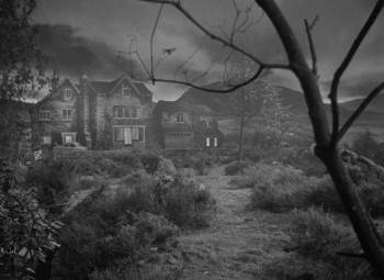 Screenshot 1 from Devil Girl from Mars (Full Movie)