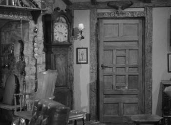 Screenshot 3 from Devil Girl from Mars (Full Movie)
