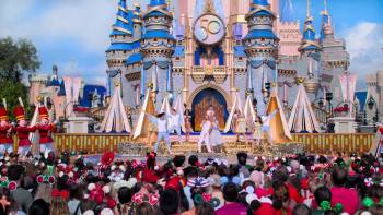 Screenshot 1 from Disney Parks Magical Christmas Day Parade (Full Movie)