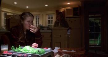 Screenshot 3 from Disturbing Behavior (Full Movie)