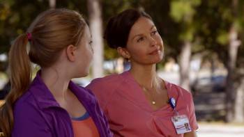 Screenshot 1 from Dolphin Tale 2 (Full Movie)